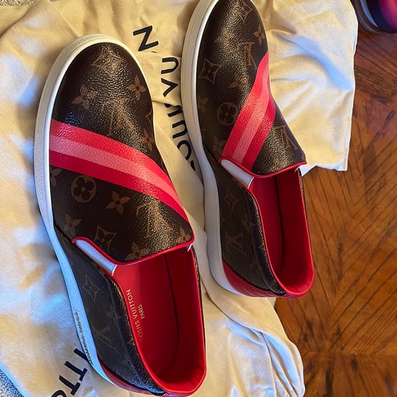 Brand new LV sneakers - Picture 1 of 6